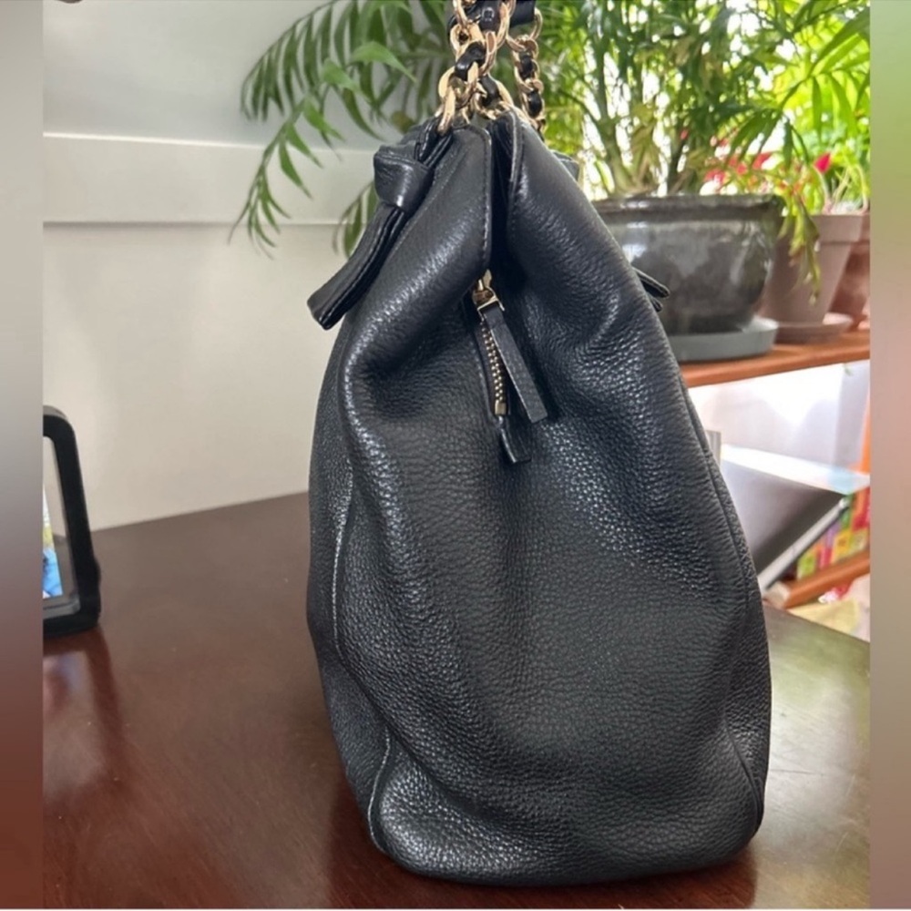Tory Burch Black Leather Shoulder Bag with Gold Chain - Picture 4 of 12